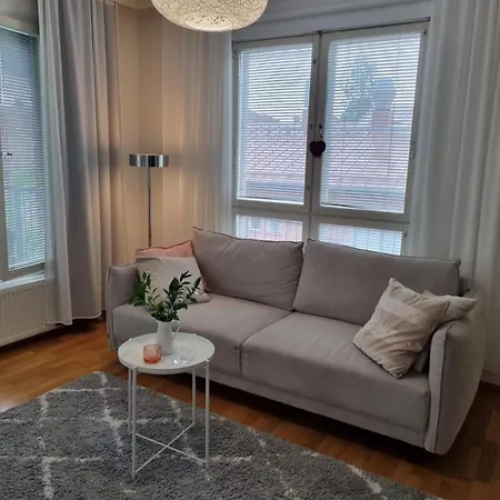 Διαμέρισμα Bright Apartment, Airport 3km, Private Parking, Sauna *