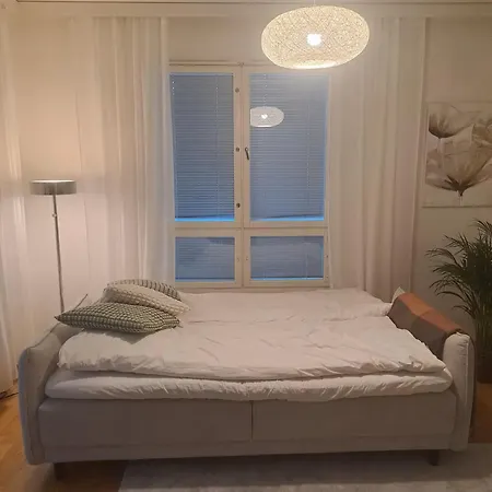 Cozy Apartment, Airport 3km, Private Parking, Sauna Вантаа