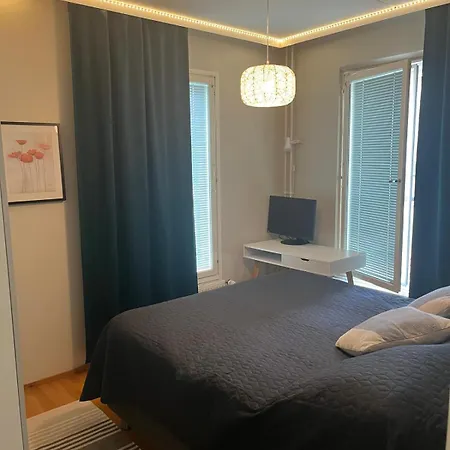 3 Rooms, Airport 3km, Private Parking, Sauna Apartment