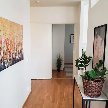 3 Rooms, Airport 3km, Private Parking, Sauna Apartment *