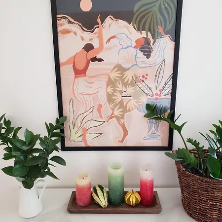 Bright Apartment, Airport 3km, Private Parking, Sauna