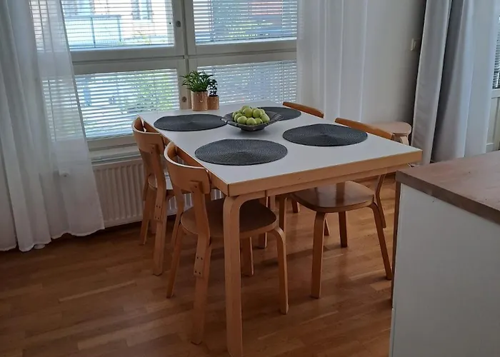 Cozy Apartment, Airport 3km, Private Parking, Sauna