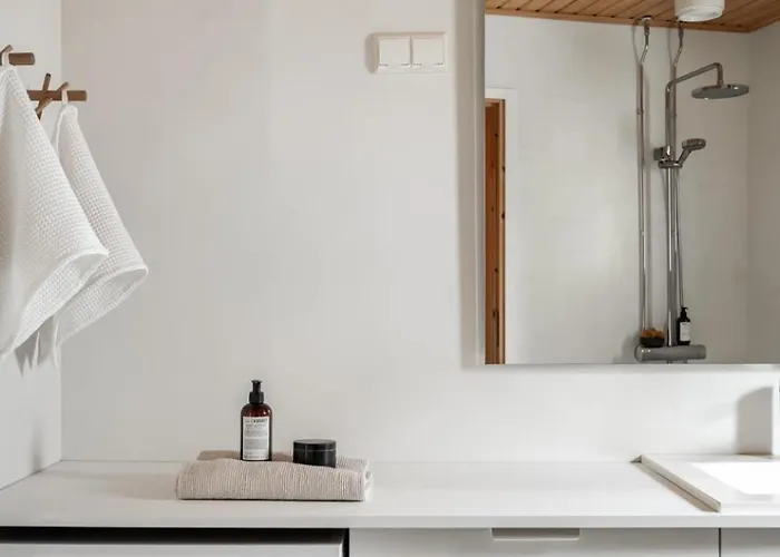 Cozy Apartment, Airport 3km, Private Parking, Sauna Вантаа