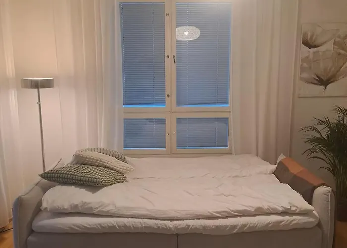 Cozy Apartment, Airport 3km, Private Parking, Sauna Вантаа
