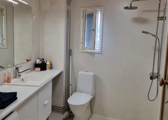 Апартаменты Cozy Apartment, Airport 3km, Private Parking, Sauna